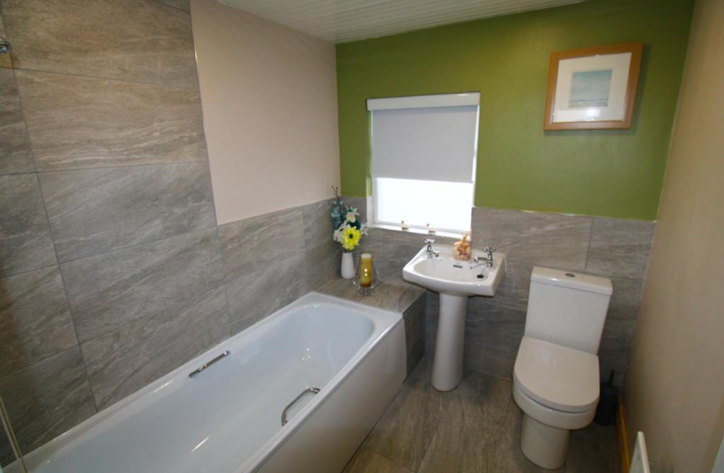 Beulah Guest House Portrush Bagian luar foto
